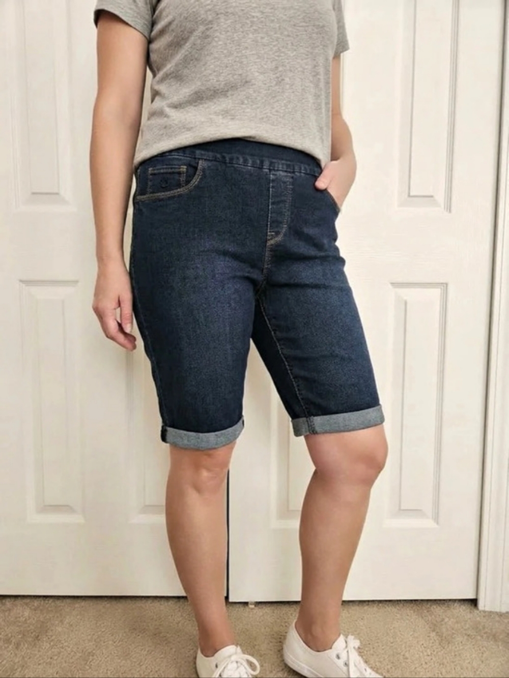 Gloria Vanderbilt Amanda Pull On Bermuda Shorts Blue Size 12 NWT